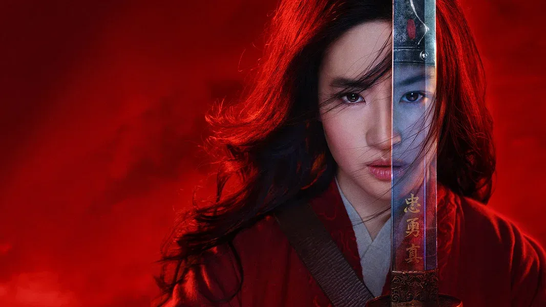 Rohkea Mulan uhmaa perinteitä pelastaakseen perheensä