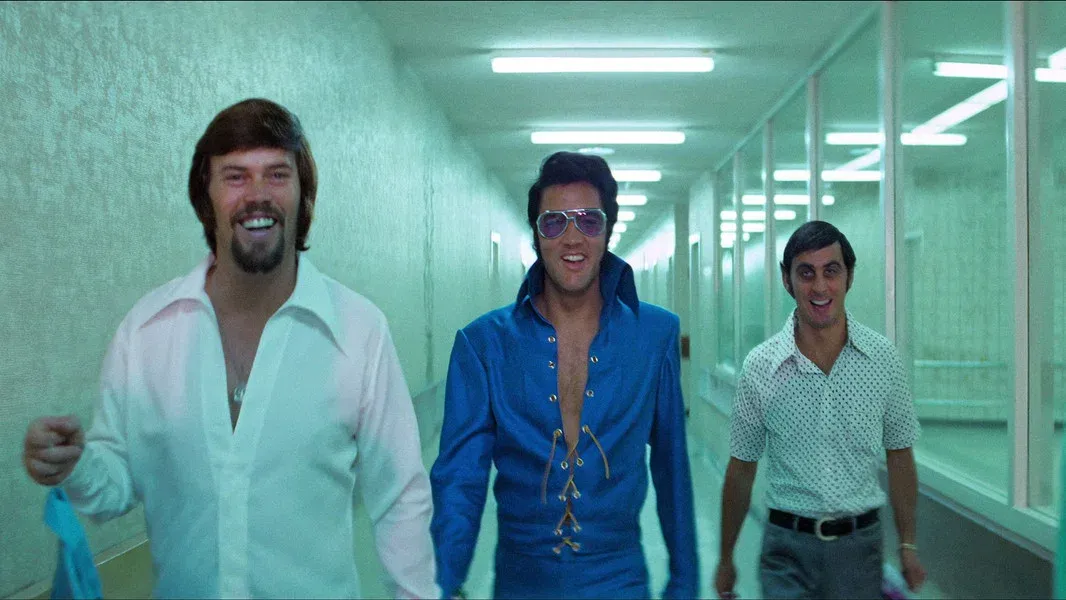 Henkeäsalpaava Elvis on täällä taas